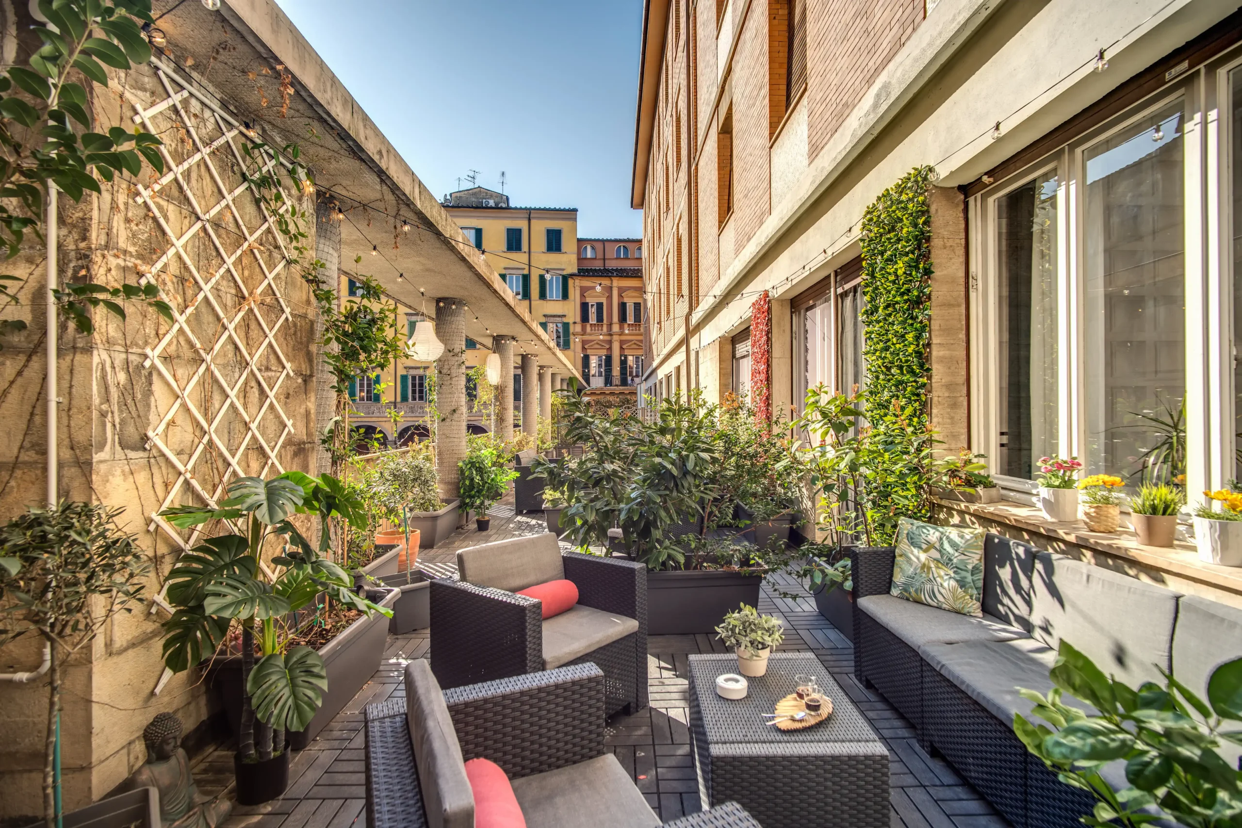 A H G – 11 A H G - 11