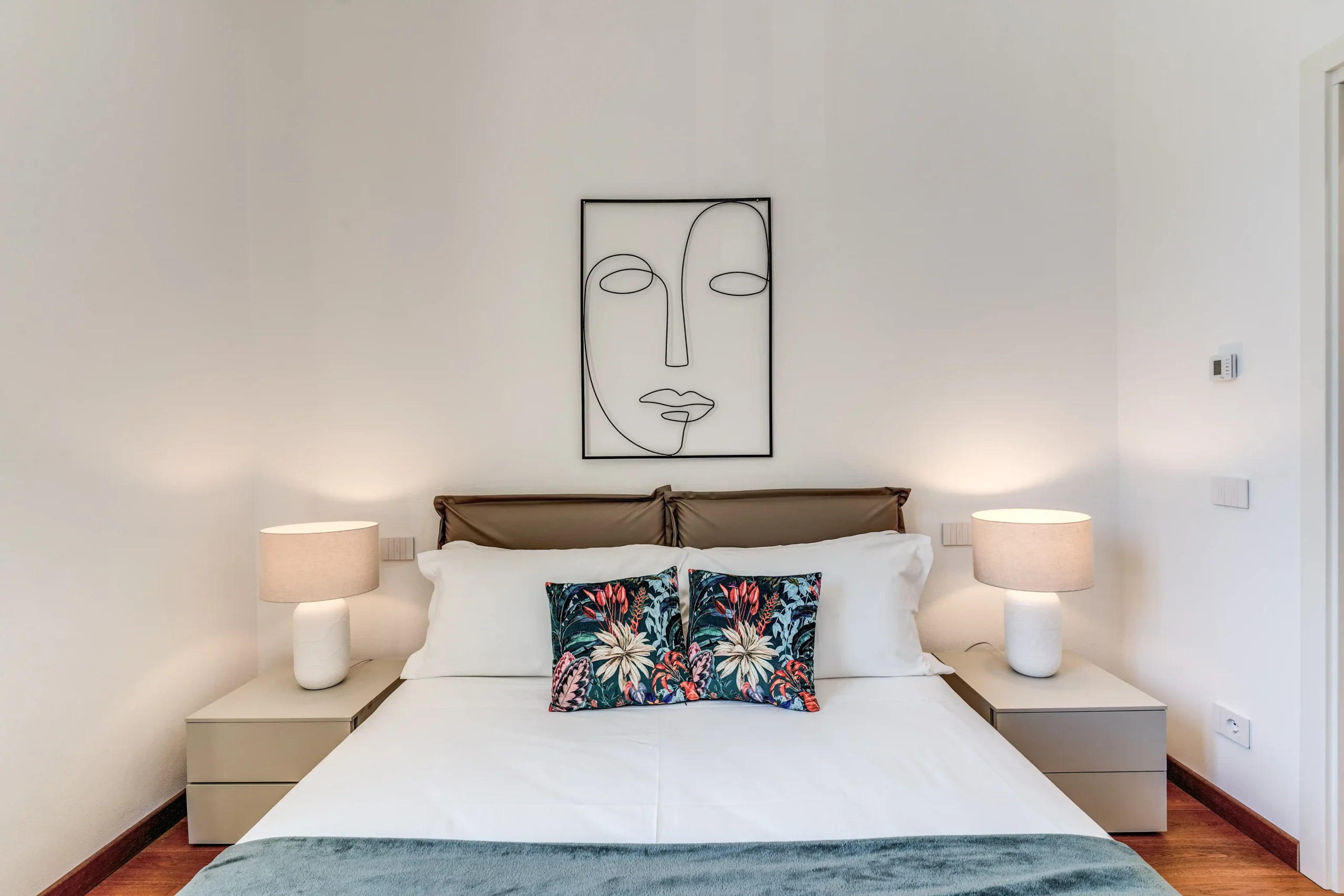 Black Swan – 21 Black Swan - 21