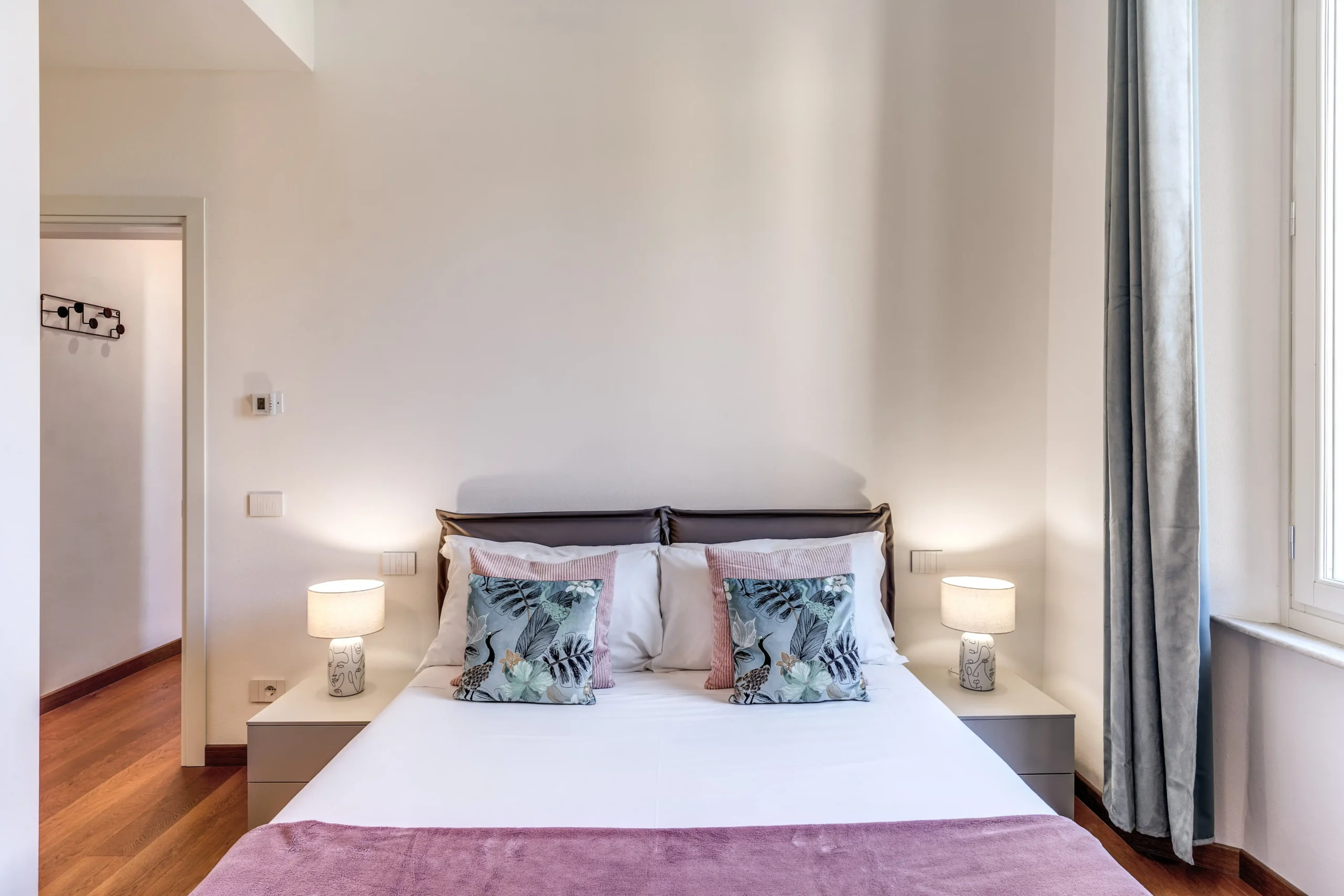 White Moon – 08 White Moon - 08