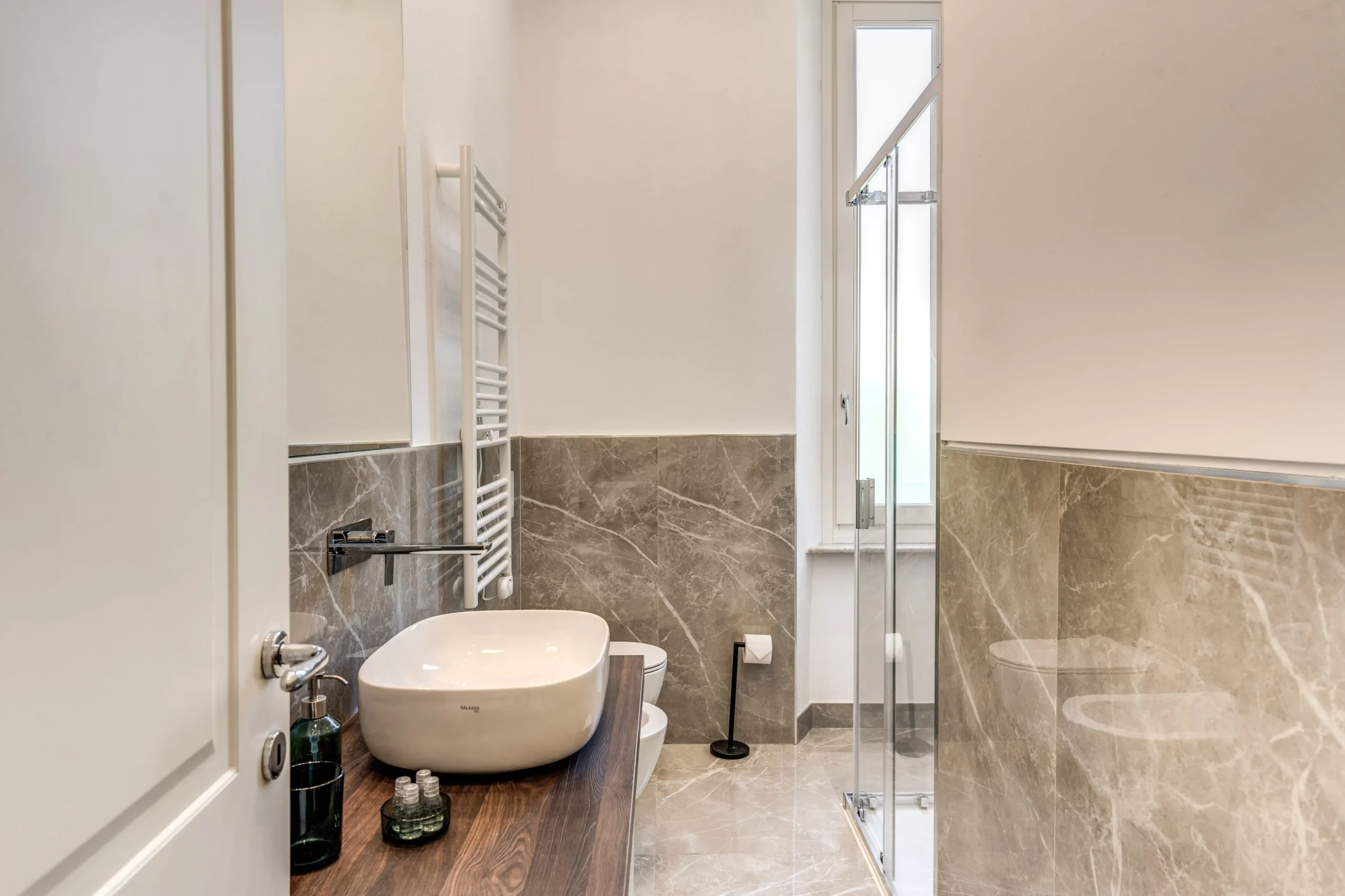 White Moon – 21 White Moon - 21